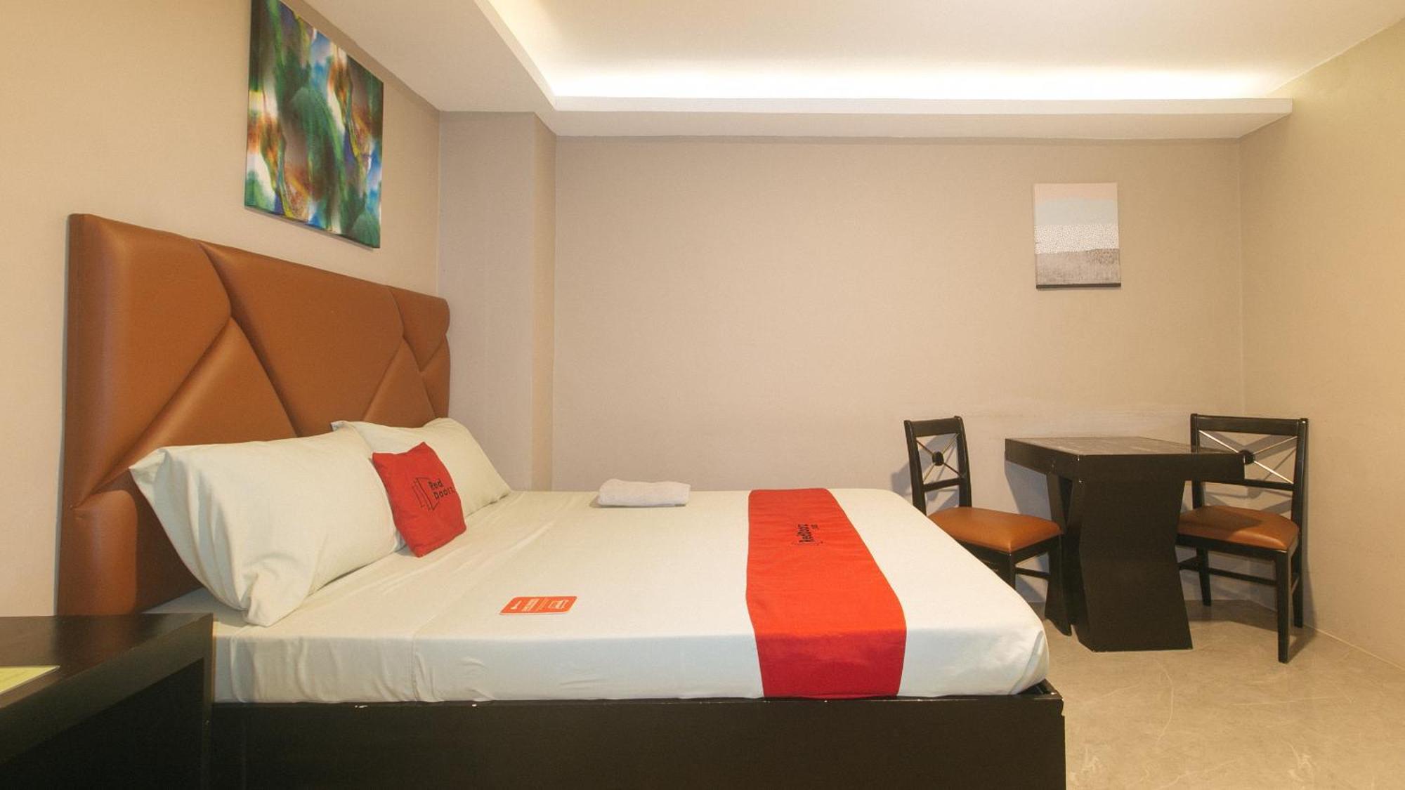 Reddoorz Plus At Seventy Five Inn Near Manila Airport Paranaque City Zewnętrze zdjęcie